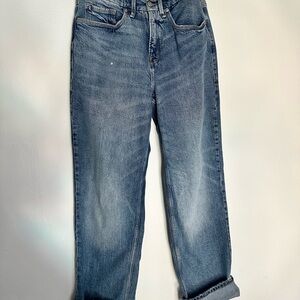 Good American Boyfriend Jeans in Faded Blue